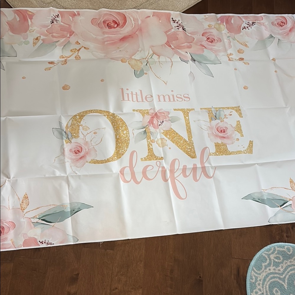 10/$30 Little Miss ONEderful Floral Backdrop